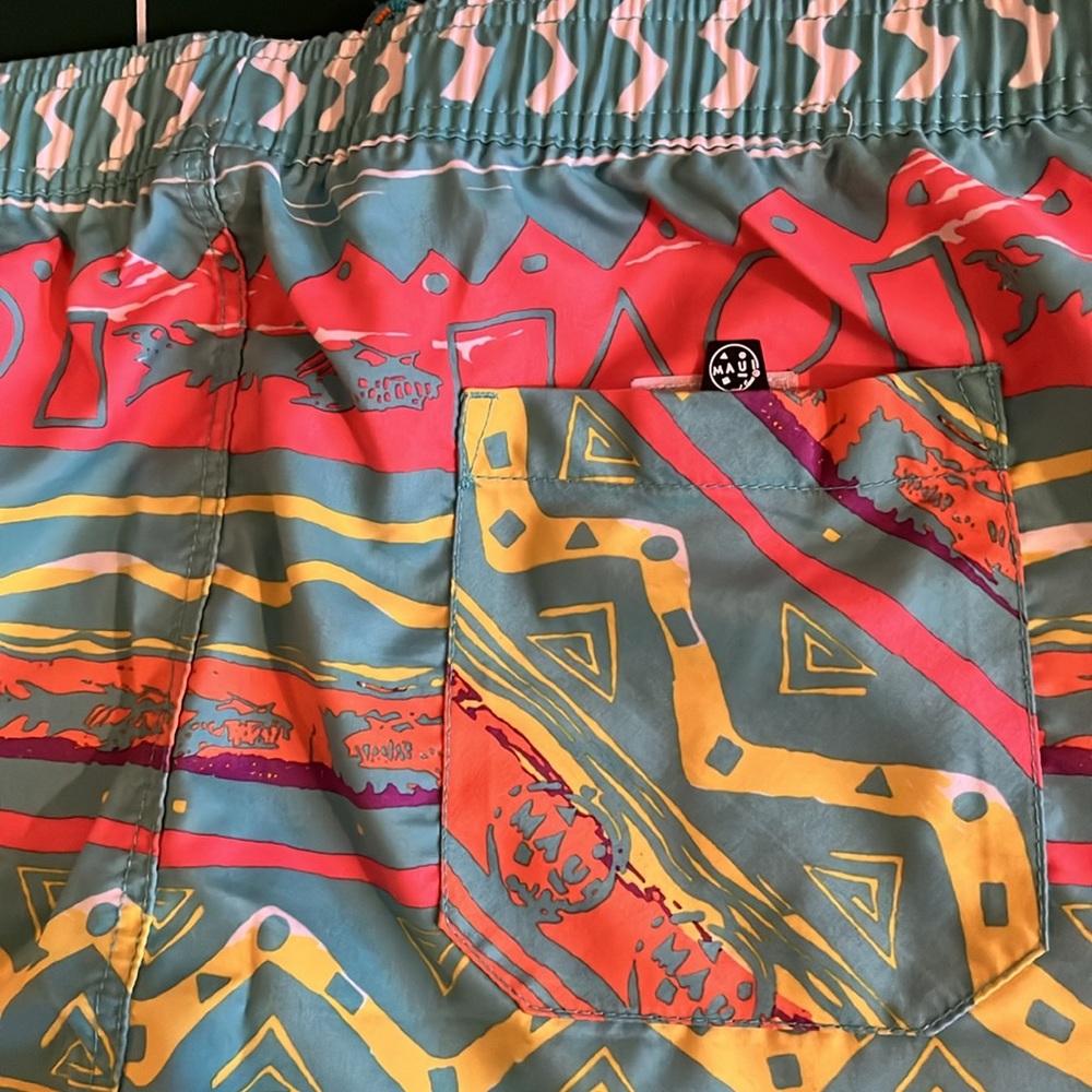 Maui & Sons board shorts - Picture 3 of 6